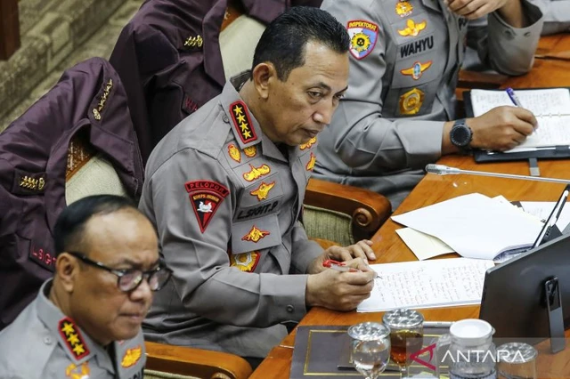 Liputan Terkini : Komisi III Sepakat Polri Tetap di Bawah Presiden, Revisi UU Polri Segera Dibahas